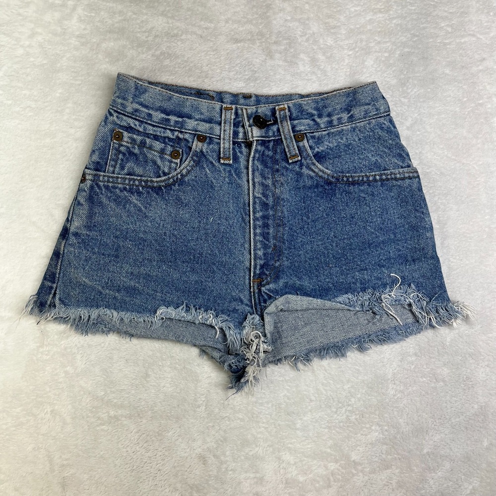 Levi's 550 Relaxed Fit Cutoff Shorts Women's Blue Denim Frayed Hem Y2K - 23